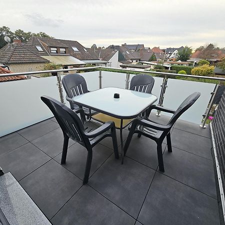 Neubau Ferienwohnung Mit Balkon 그로나우 외부 사진