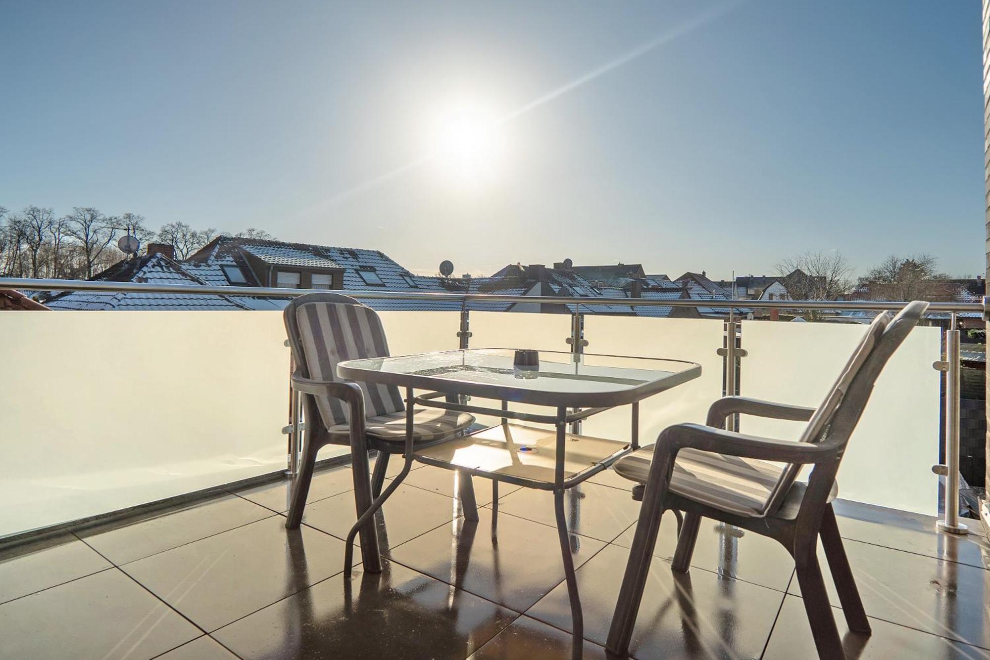 Neubau Ferienwohnung Mit Balkon 그로나우 외부 사진