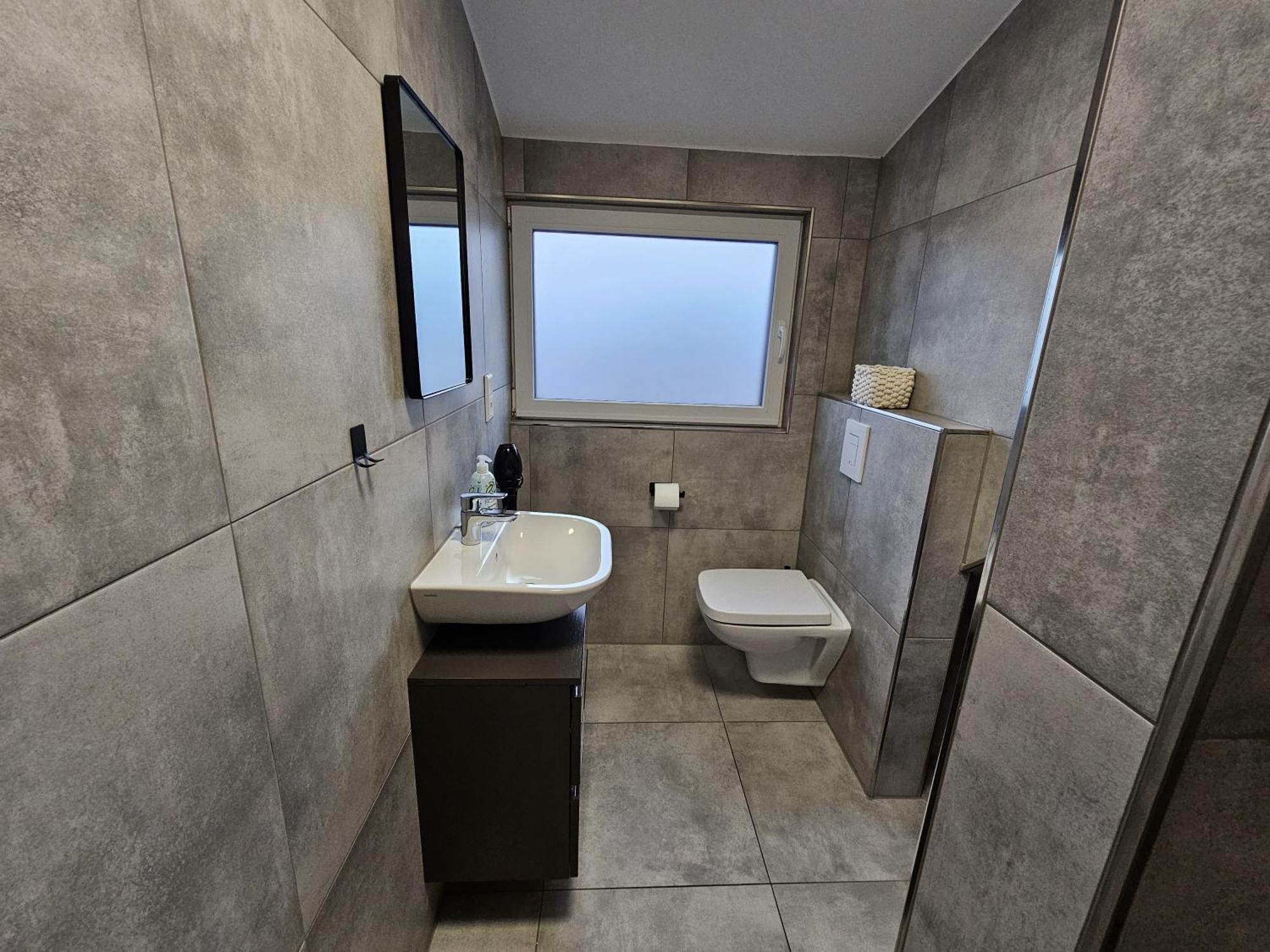 Neubau Ferienwohnung Mit Balkon 그로나우 외부 사진