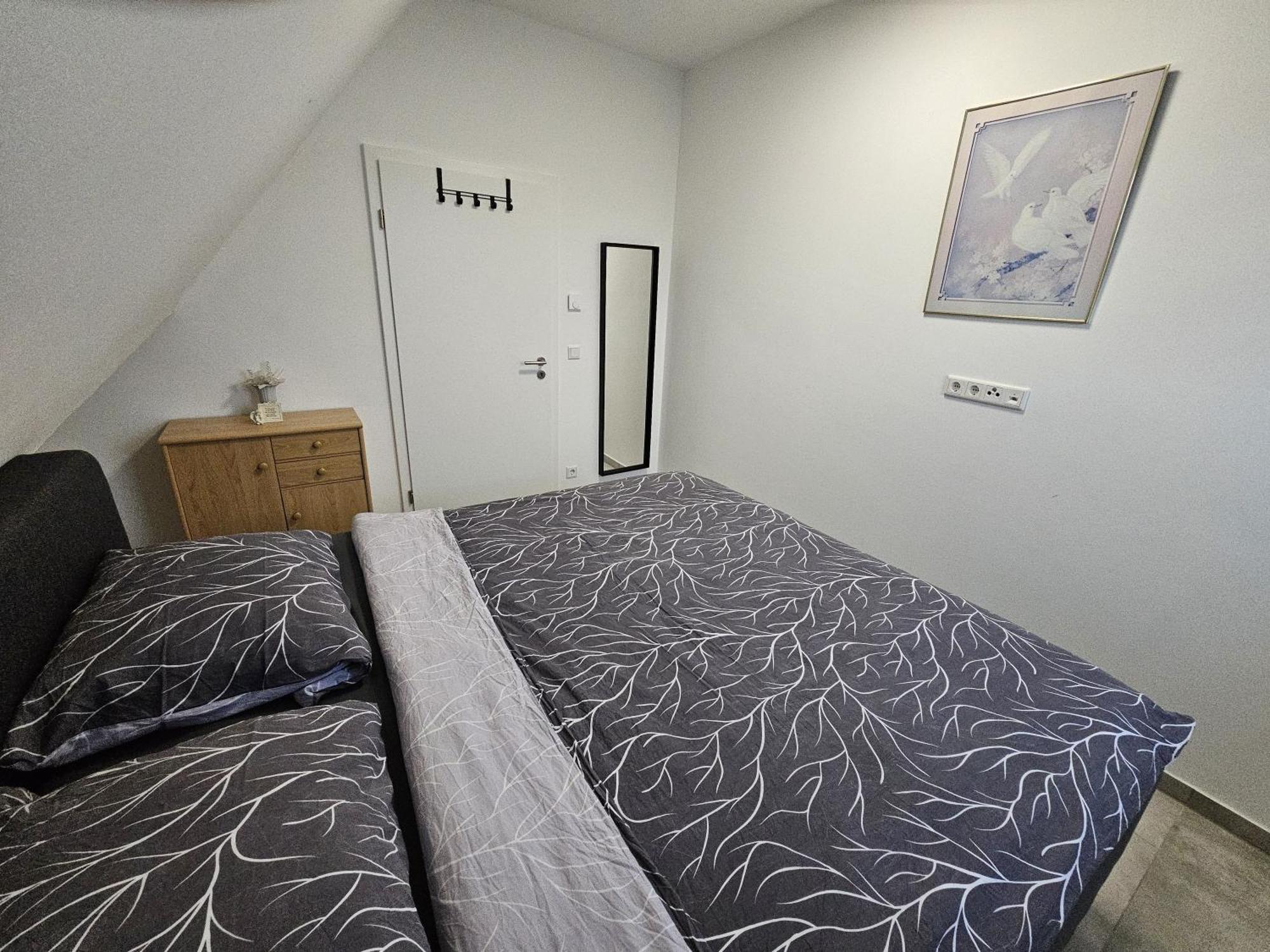 Neubau Ferienwohnung Mit Balkon 그로나우 외부 사진
